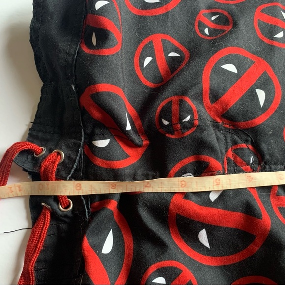 Deadpool Swim Shorts Size Small - Picture 7 of 7